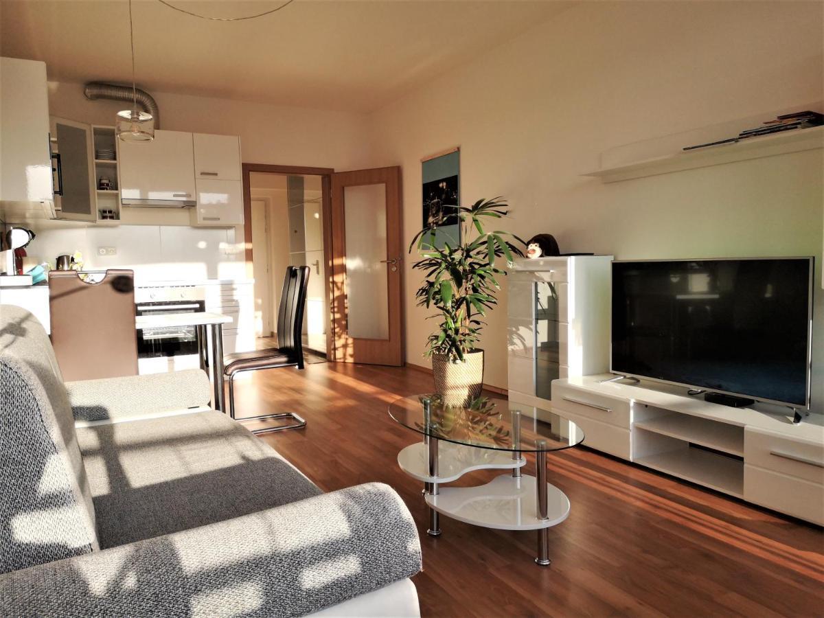 New Apartment With Garage Parking Brno Dış mekan fotoğraf