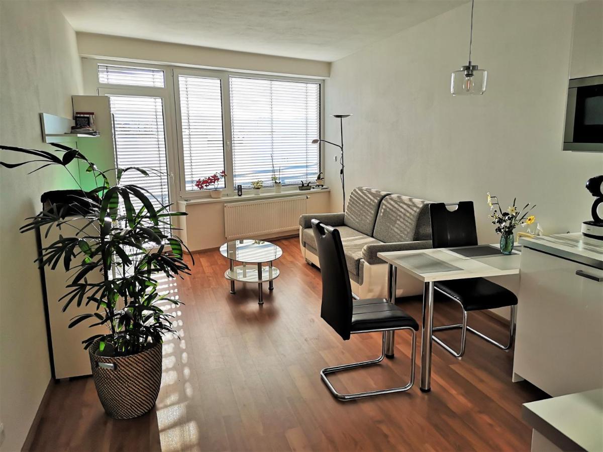 New Apartment With Garage Parking Brno Dış mekan fotoğraf